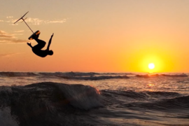 Kai Lenny s'offre des sessions folles : SURFING, SUP, FOIL