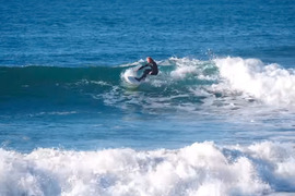 Ben Gravy surfe au Portugal pour la première fois !