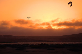 Session extrême de kitesurf en Namibie avec Liam Whaley